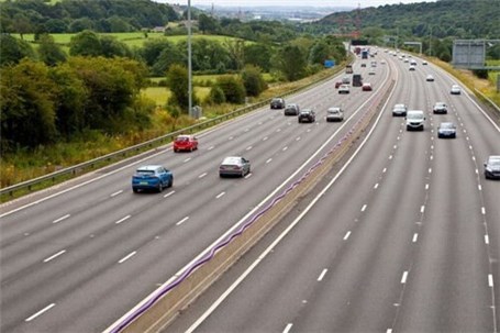 رونمایی از فناوری کنترل خطوط بزرگراه برای خودروهای بدون راننده در انگلیس