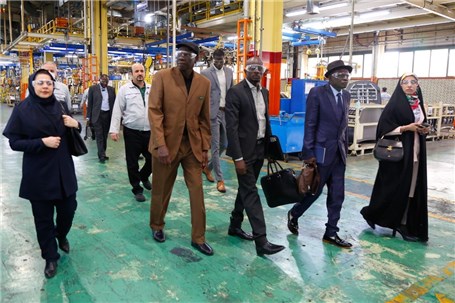 بازدید مشاور عالی اقتصادی رئیس جمهور سنگال از شرکت سایپا