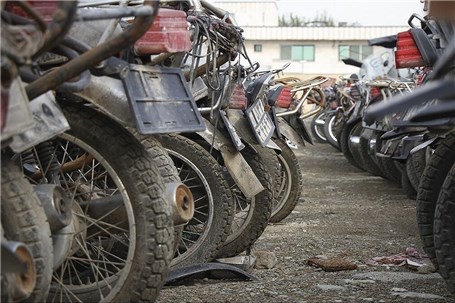 انتقال ۸۰۰ موتورسیکلت به پارکینگ