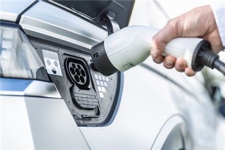 هدف‌گذاریِ تسریع در تولید خودرو‌ برقی با توجه به حجم گسترده مصرف‌ بنزین‌