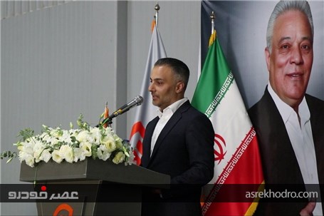 شفق دانا جهیزیه ۱۸ عروس و داماد را اهدا کرد