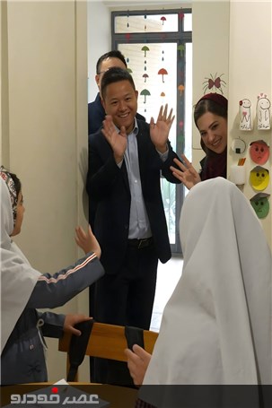 بازدید لوکانو از مدرسه صبح رویش