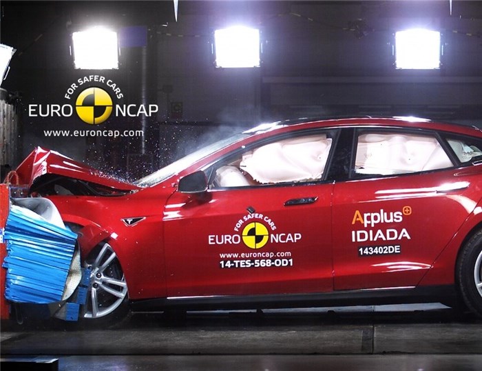 Tesla Model S – Crash Test