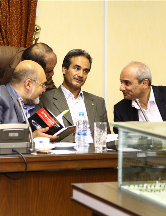 عموزاده به مدنی نزدیکتر شد