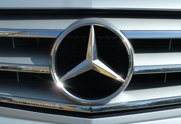 Iranian Carmaker Inks Three Contracts with Germany’s Mercedes-Benz