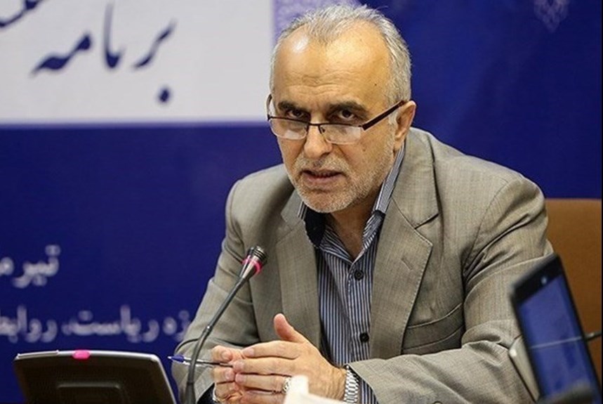 مقصر عدم ترخیص 1000 خودرو در گمرک، واردکننده‌ها هستند