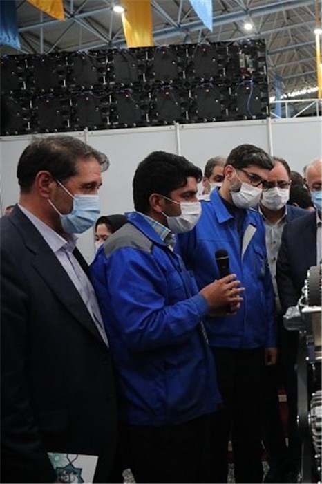 بازدید رییس و اعضای کمیسیون صنایع و معادن مجلس شورای اسلامی از نمایشگاه خودکفایی ایران خودرو