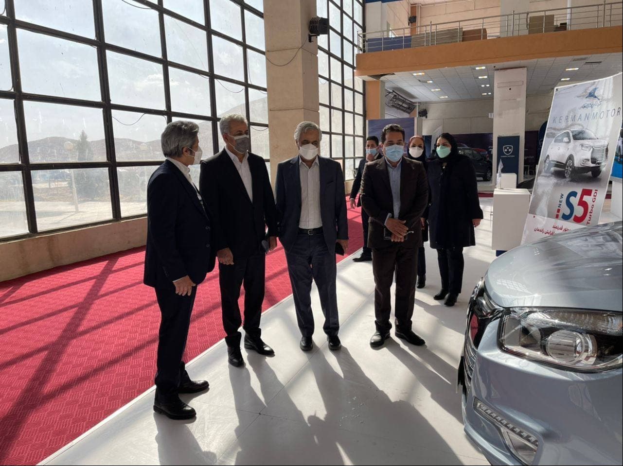 بازدید فرماندار بم و مدیرعامل صنایع خودروسازی کرمان از نمایشگاه خودرو کرمان