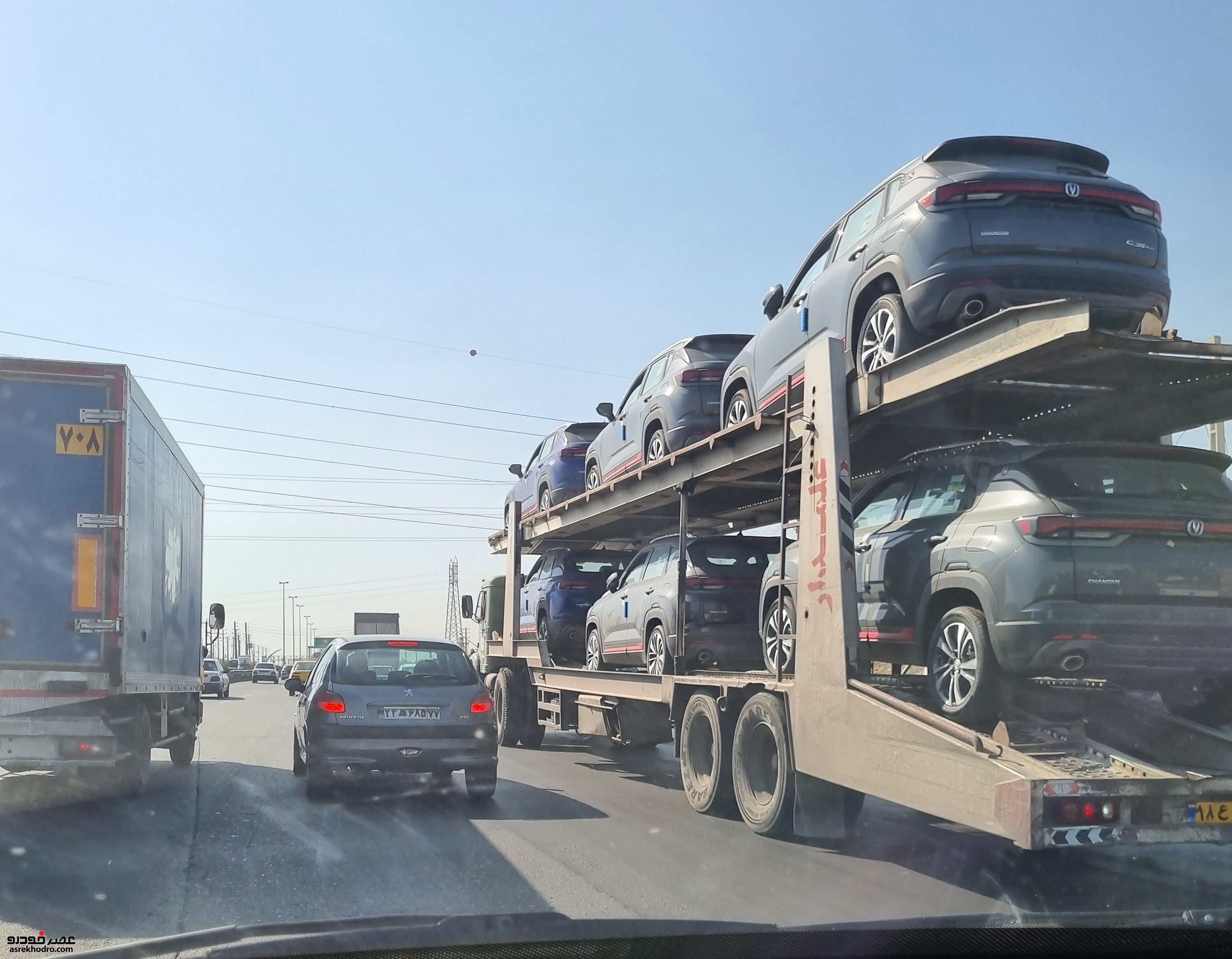 چانگان های وارداتی از گمرک به پارکینگ های سایپا حمل شدند